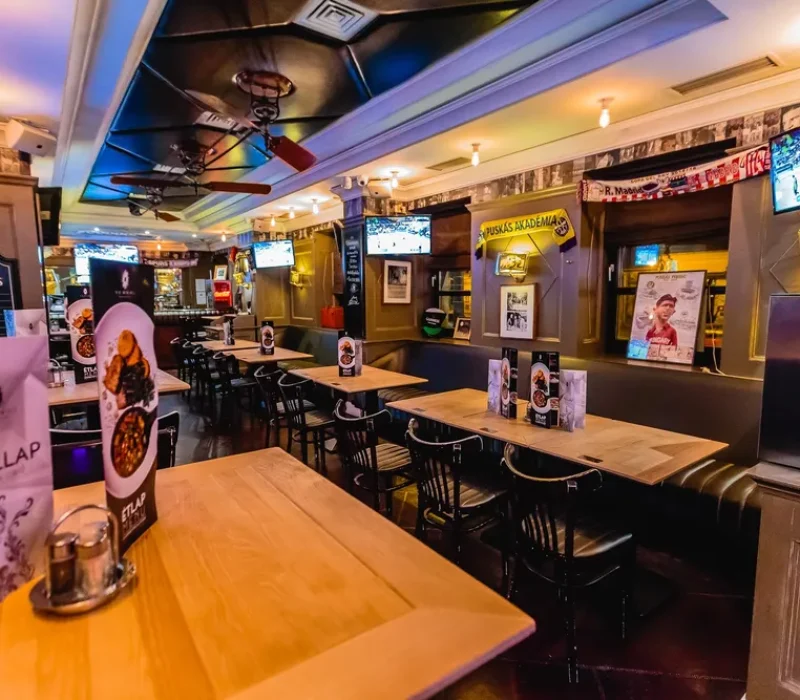 Symbol Budapest Pub terem rendezvényhelyszín pub stílusú belső térrel